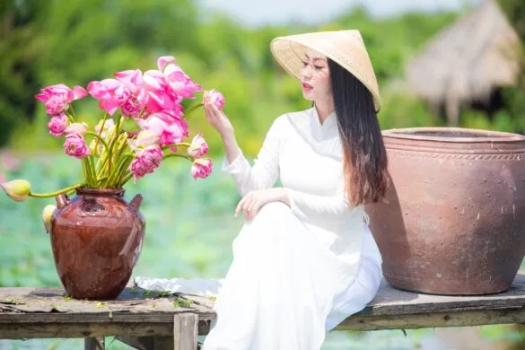 Ao-dai-hoa-sen-4 Chụp ảnh áo dài với hoa sen
