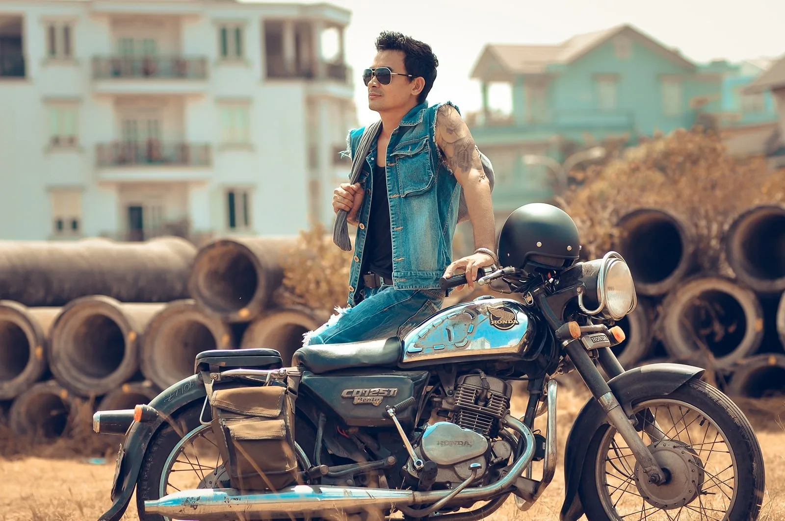 Studio chuyên chụp ảnh cá nhân đẹp tại Tp.HCM - HT Media 23 chụp ảnh với xe moto