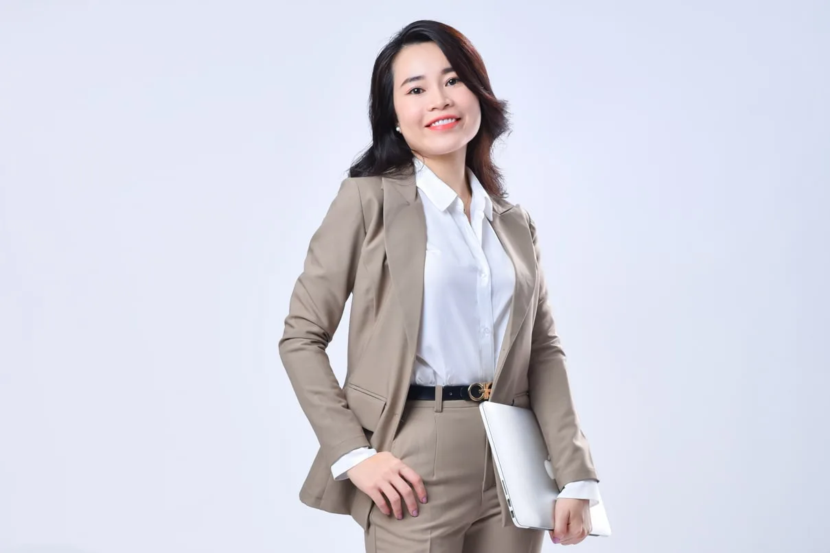 Studio chụp ảnh nghệ thuật đẹp & chất tại Tp.HCM - HT Media Group 9 ảnh doanh nhân nghệ thuật