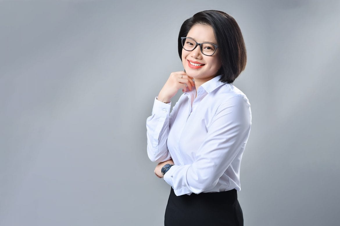 chup anh cv-min ảnh tư vấn viên đẹp