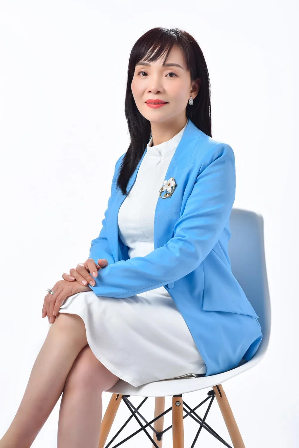 Gợi ý #15 dáng chụp ảnh cho nữ trong studio siêu đẹp - HT Media 19 dáng chụp ảnh cho nữ