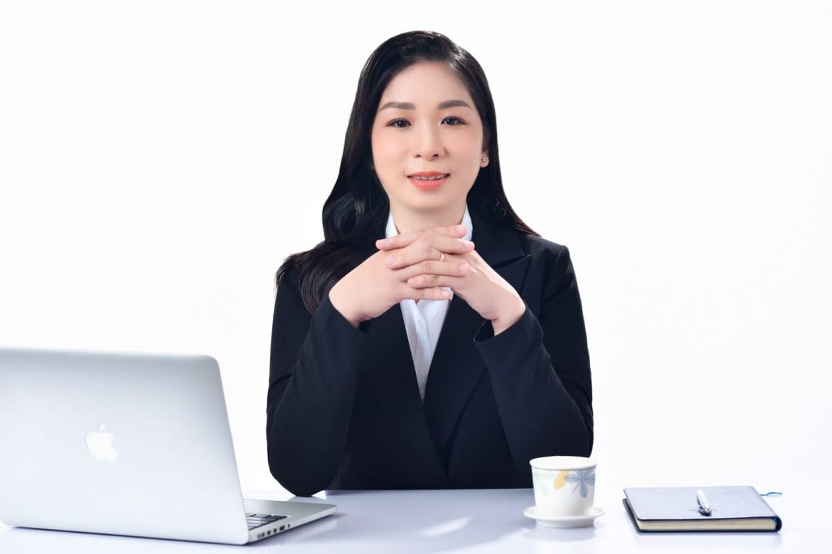 Anh doanh nhan nu (2)-min Studio chụp ảnh chân dung đẹp