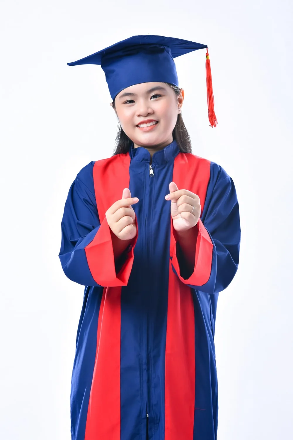 Anh tot nghiep 4 min 1