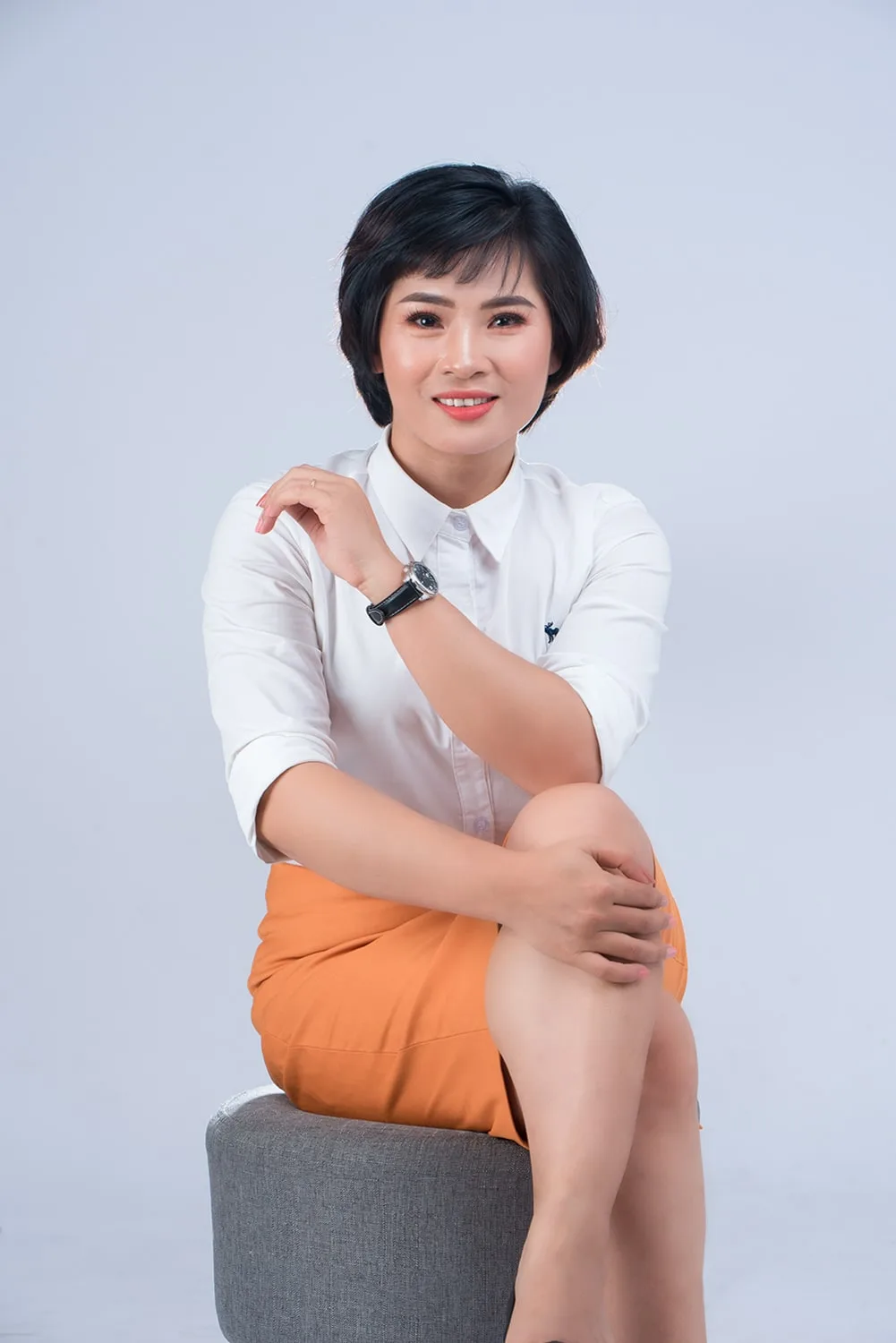 #35 cách tạo dáng chụp chân dung đẹp - HT Media Group 43 Cty bao Hiem Manulife 13 min