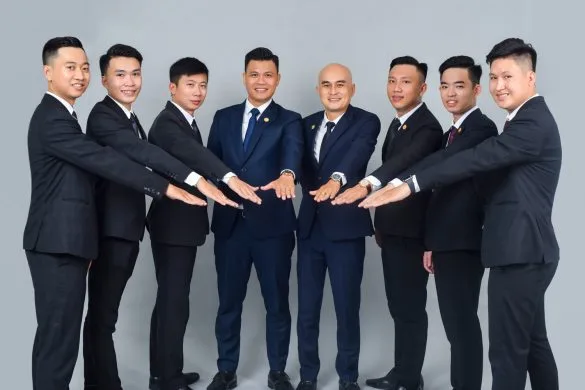 Cty Bat Dong San (10)-min Ảnh chụp tập thể đẹp