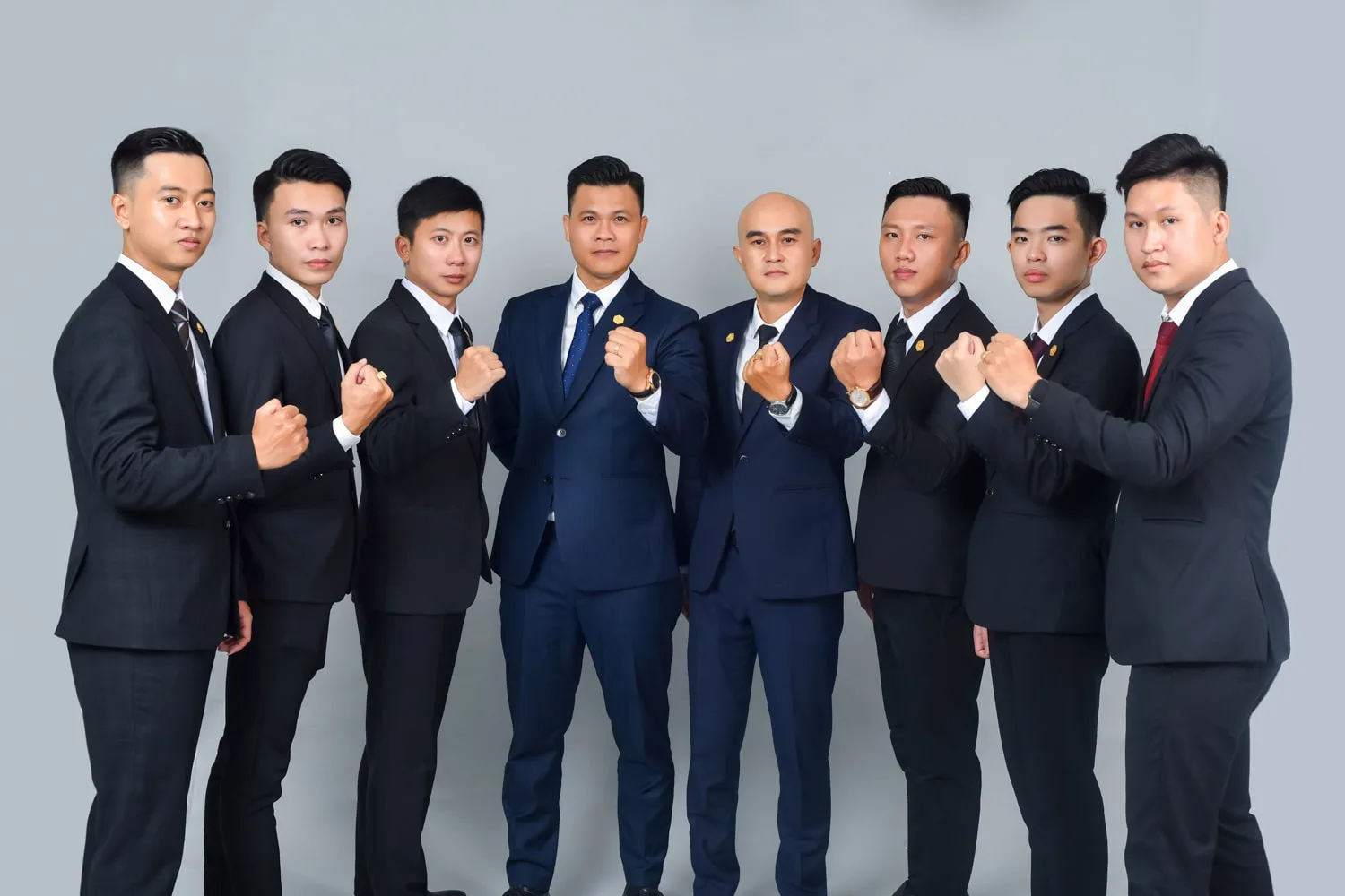 Dịch vụ chụp ảnh doanh nghiệp chuyên nghiệp tại Tp.HCM - HT Media 75 Cty Bat Dong San 11 min