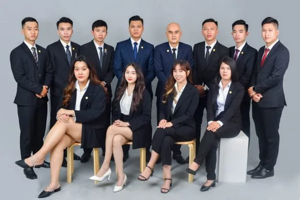 Cty Bat Dong San (12)-min Ảnh chụp tập thể đẹp
