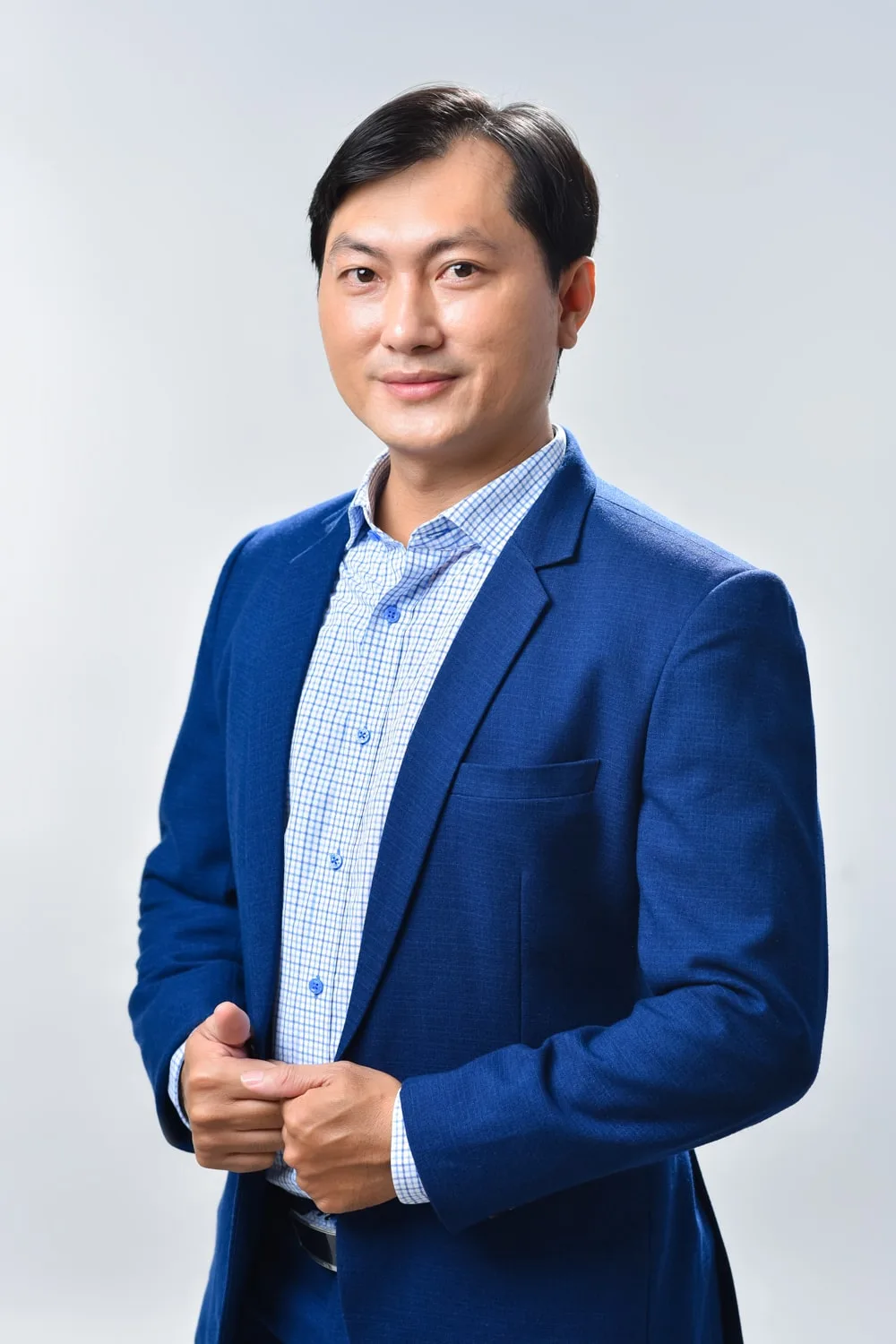 Ảnh chân dung profile nam