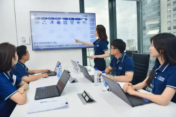 Ảnh chụp nhân viên họp nhóm