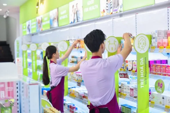 Chụp ảnh nhân viên siêu thị