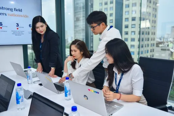 Ảnh chụp nhân viên họp nhóm