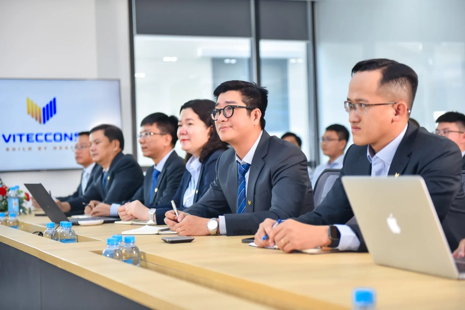 Ảnh chụp cuộc họp ở công ty