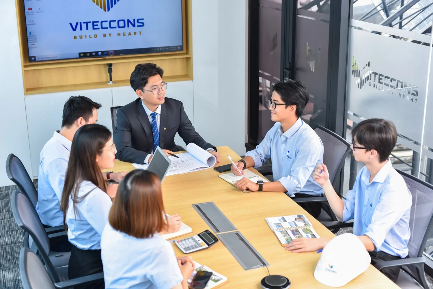 Ảnh chụp cuộc họp ở công ty