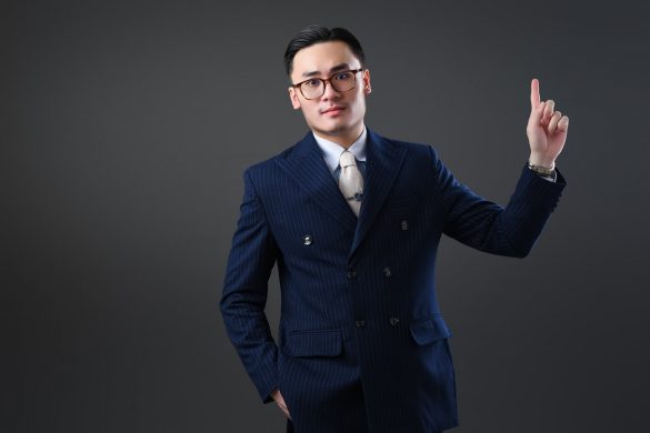Anh doanh nhan nam 12 min