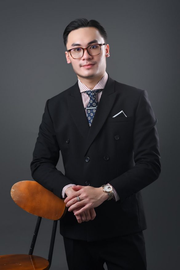 Anh doanh nhan nam 14 min