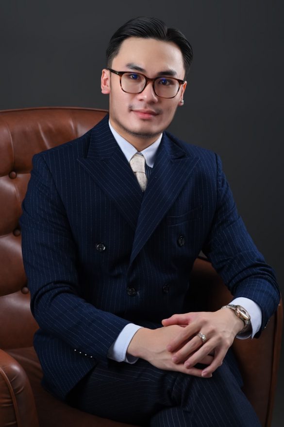 Anh doanh nhan nam 7 min