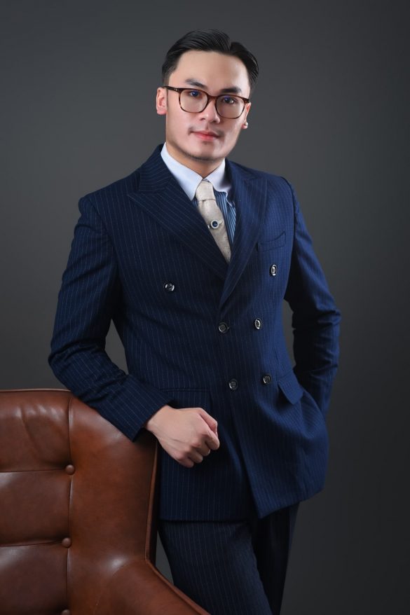 Anh doanh nhan nam 9 min