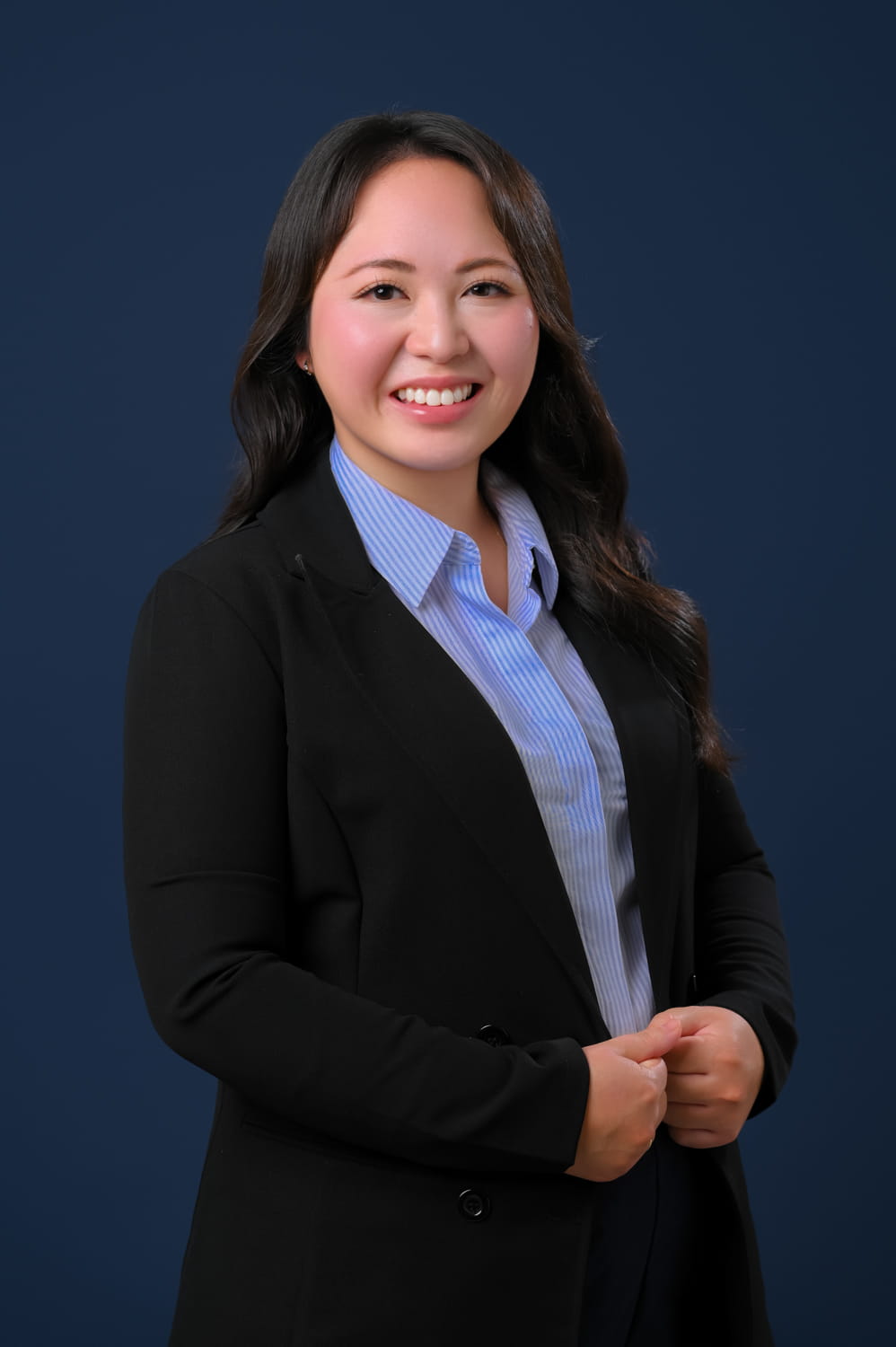 Chụp profile cho nhân viên văn phòng: Bí quyết để nữ công sở trông chuyên nghiệp và tự tin 5 Anh profile nu 1